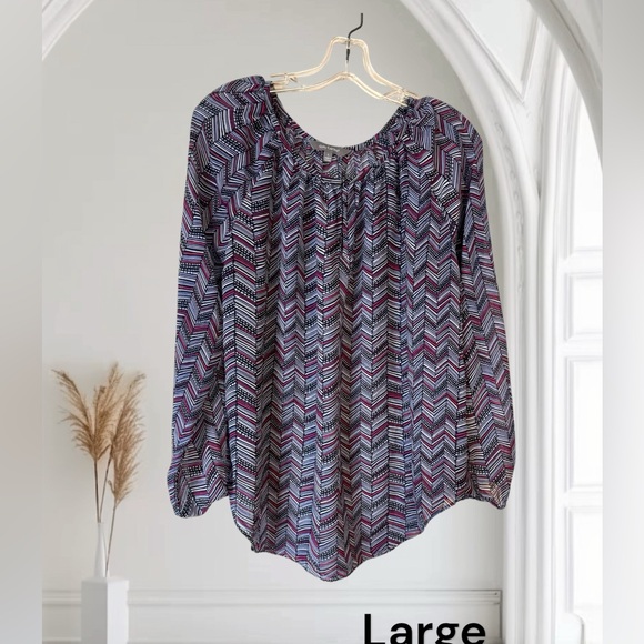 Daisy Fuentes Tops - ❤️Daisy Fuentes print blouse large